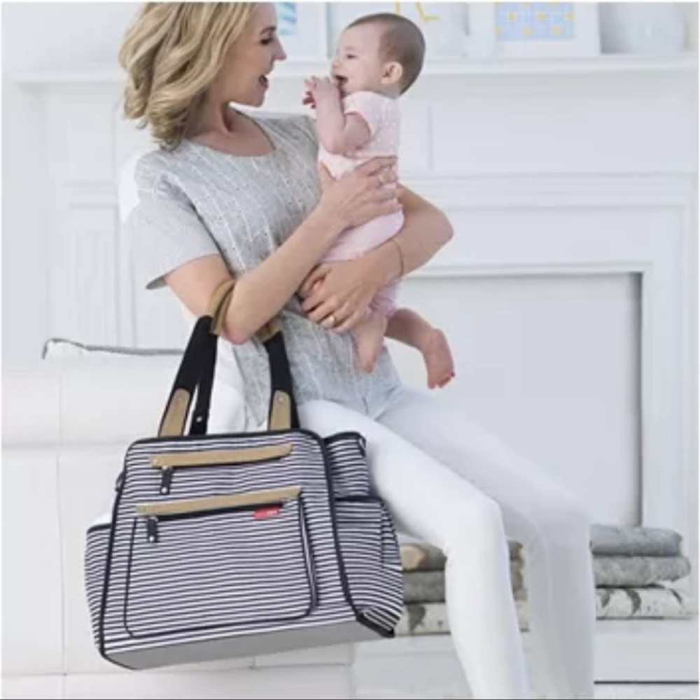 Skip Hop Baby Diaper Bag Grand Central Take-it-All Black & White Stripe